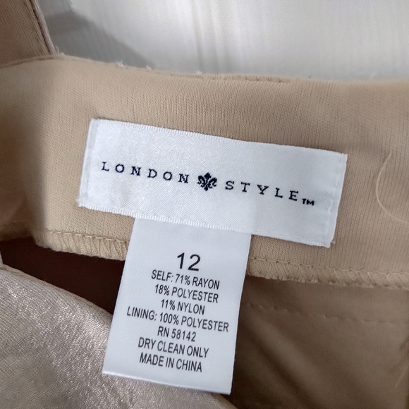 London Style Shimmer Tiered Lined Dress - Picture 4 of 5